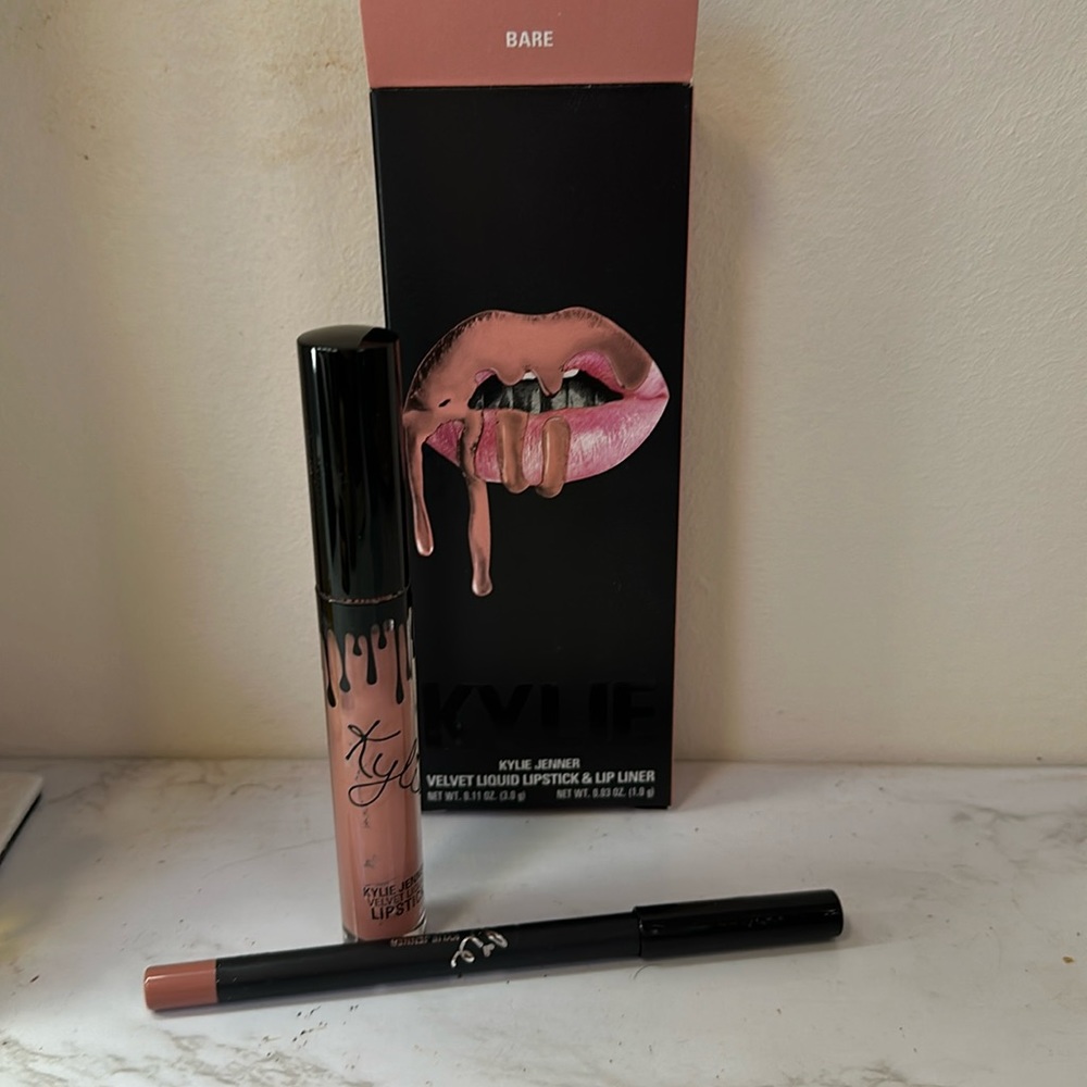 Brand new KYLIE JENNER LIP KIT  color BARE
